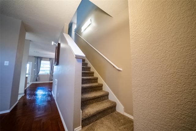 Building Photo - 1316 White Dove Ln