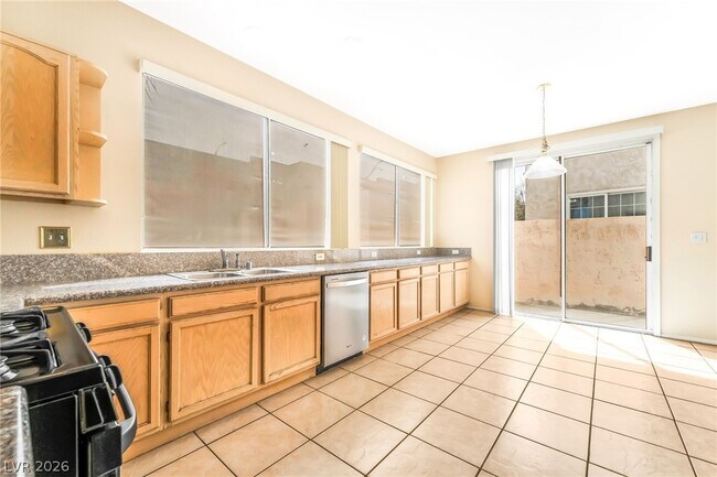 Building Photo - 120 McLaren St