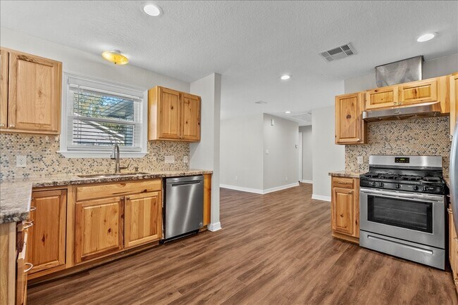 Building Photo - 120 Illinois Ave