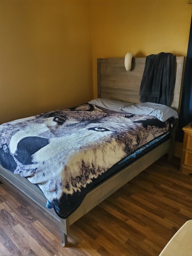 Building Photo - 43360 7th St E