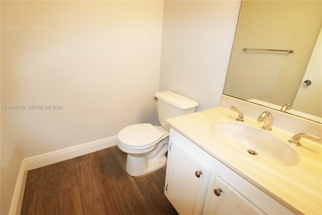 Building Photo - 1301 River Reach Dr