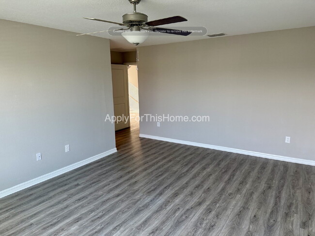 Building Photo - Single Family Home - 6 Bedroom