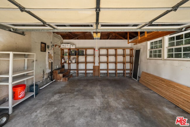 Building Photo - 5227 Etheldo Ave