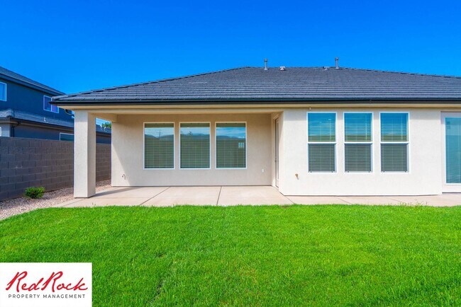 Building Photo - Beautiful 4-Bedroom 2.5 Bath with a 3 Car ...