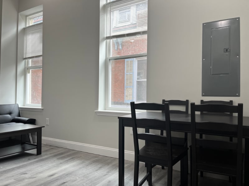 Building Photo - 106 S 42nd St