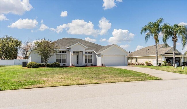 Building Photo - 233 Towhee Rd