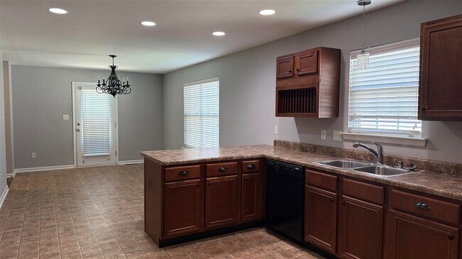 Building Photo - 354 White Dogwood Cir