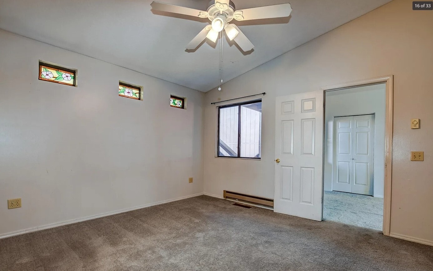 Building Photo - 4944 Summit Cir