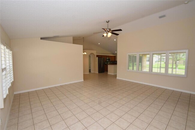 Building Photo - 11 Zenith Ct