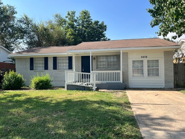 Primary Photo - 5808 NW Kinyon Ave