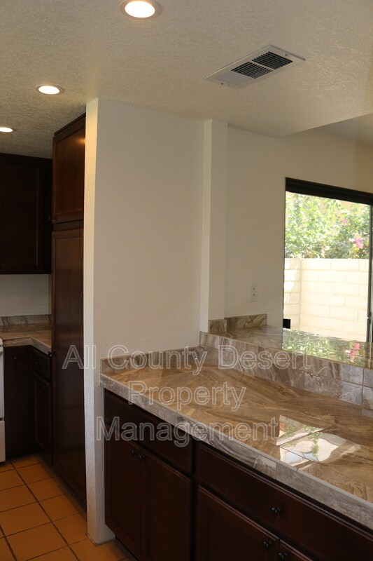 Building Photo - 45346 Driftwood Dr