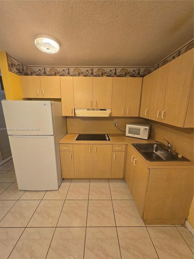 Building Photo - 12340 SW 41st St
