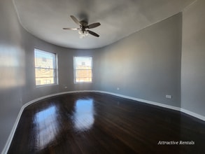 Building Photo - 3658 S Indiana Ave