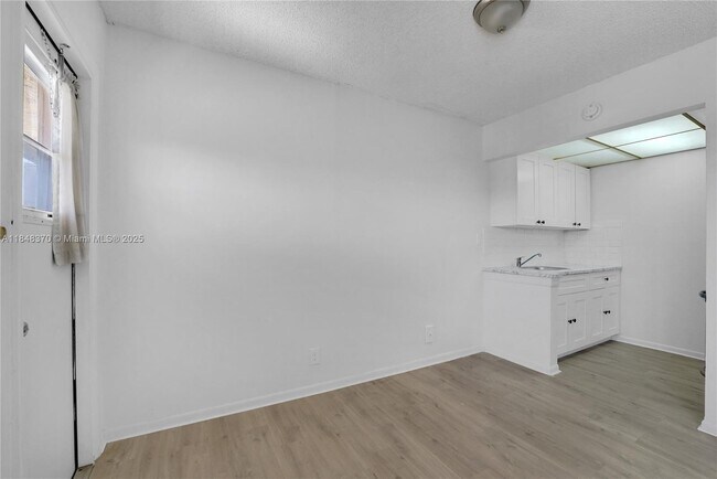 Building Photo - 2145 Pierce St