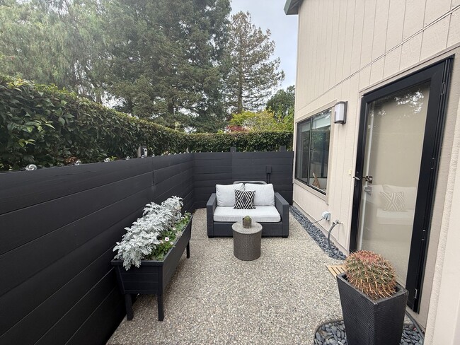 Building Photo - UPDATED TWO BEDROOM / ONE BATH TWO-STORY C...