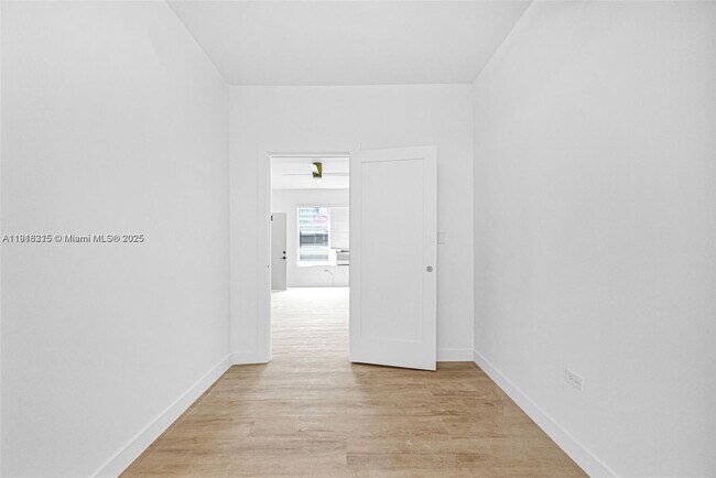 Building Photo - 641 10th St