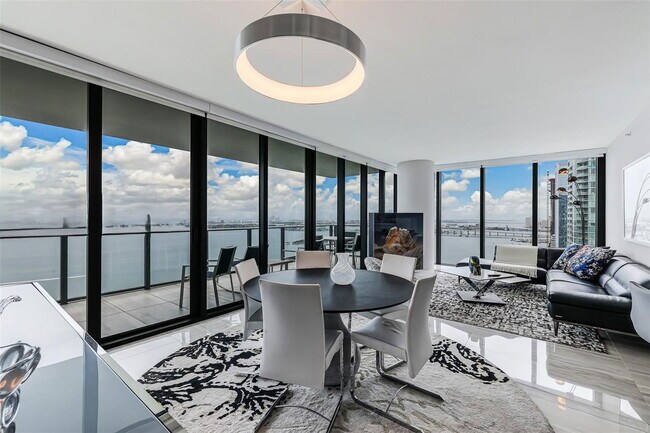 Building Photo - 3131 NE 7th Ave