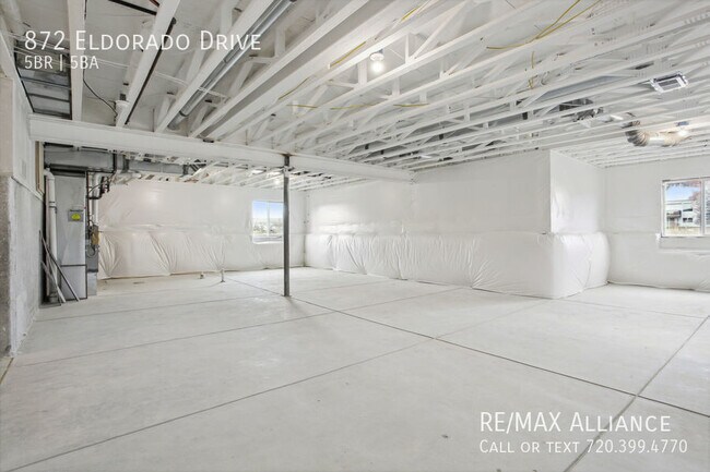 Building Photo - 872 Eldorado Dr