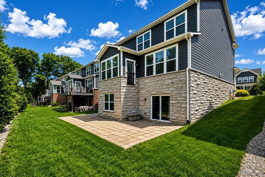 Building Photo - 31065 Tremont Ln
