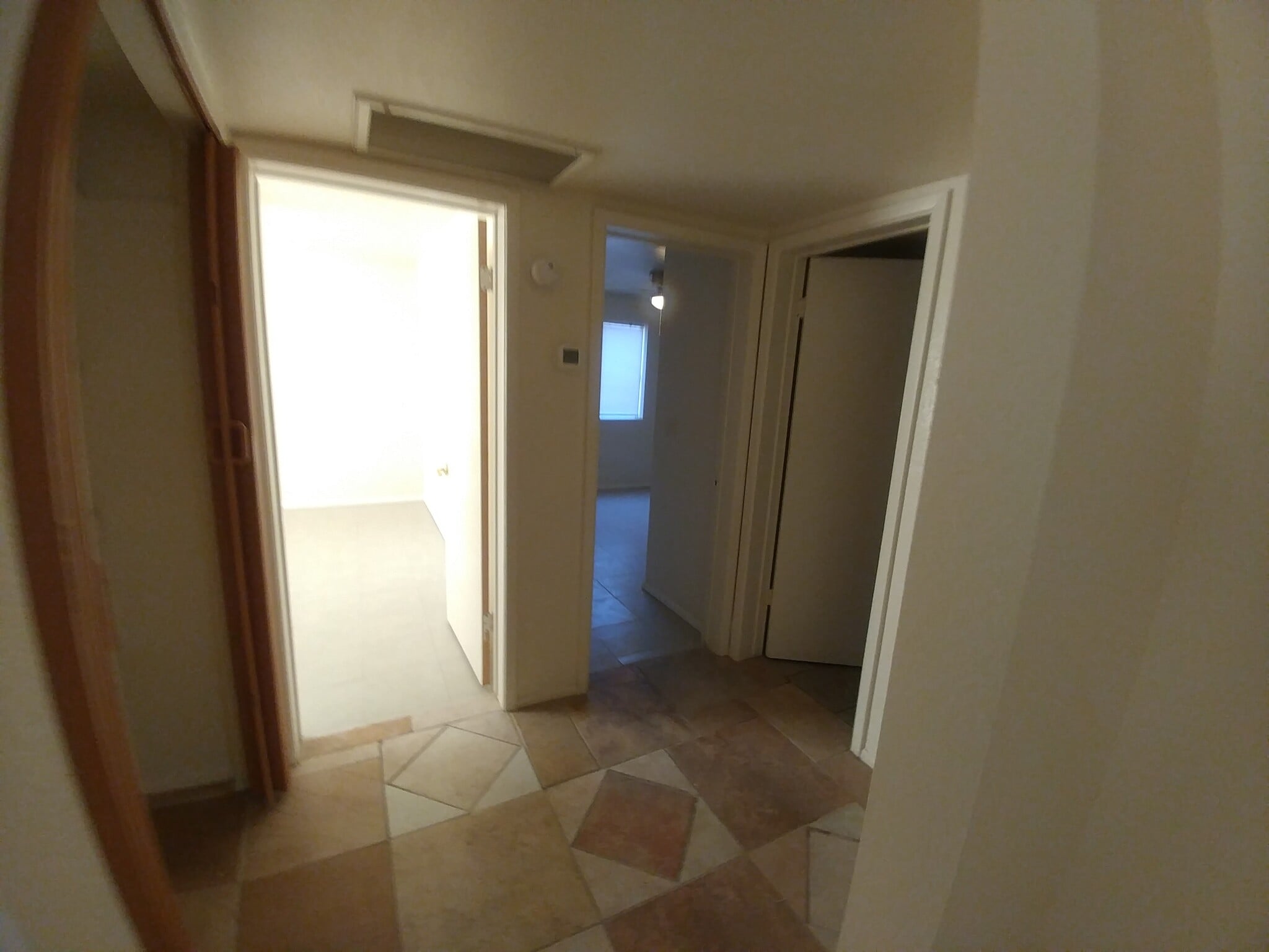 Building Photo - 35 N May St