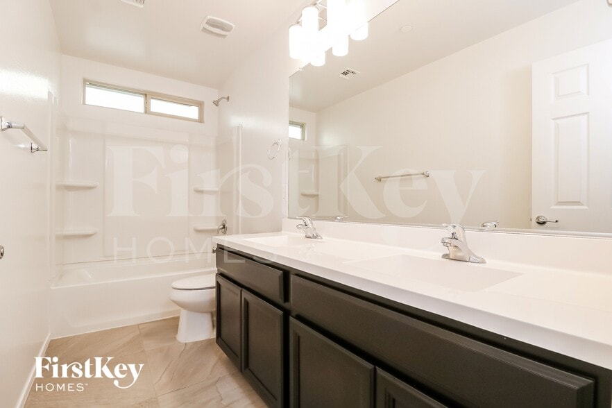 Building Photo - 21158 W Holly St