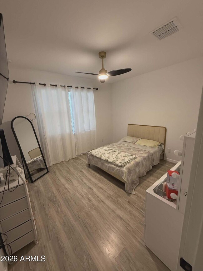 Building Photo - 3579 Encanto St