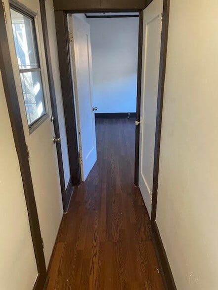 Hallway 2 - 405 Toledo St