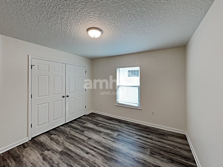 Building Photo - 161 E Blackjack Branch Way