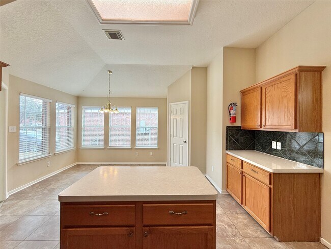 Building Photo - 25335 Rayford Crest Dr