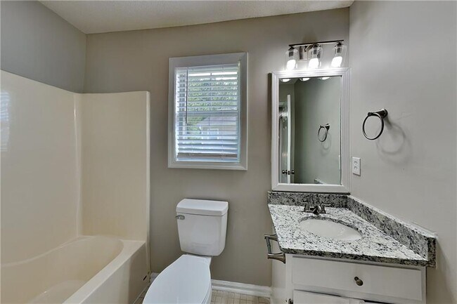 Building Photo - 108 Ivy Trace Ln