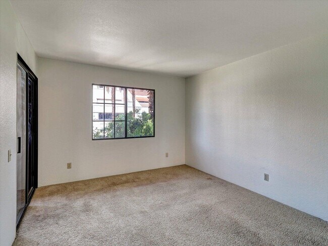 Building Photo - 291 E Mel Ave