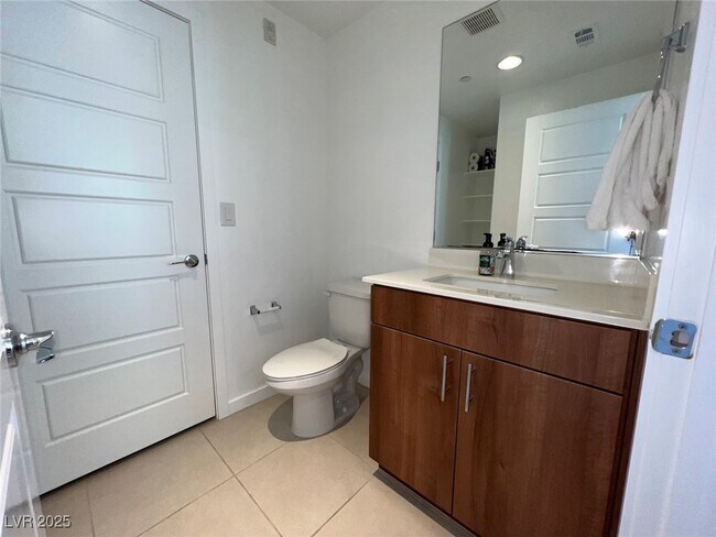 Building Photo - 11237 Rainbow Peak Ave