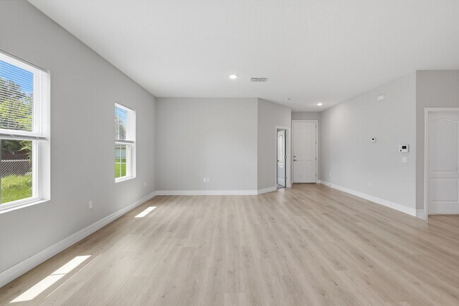 Building Photo - 5574 SW 128th Pl
