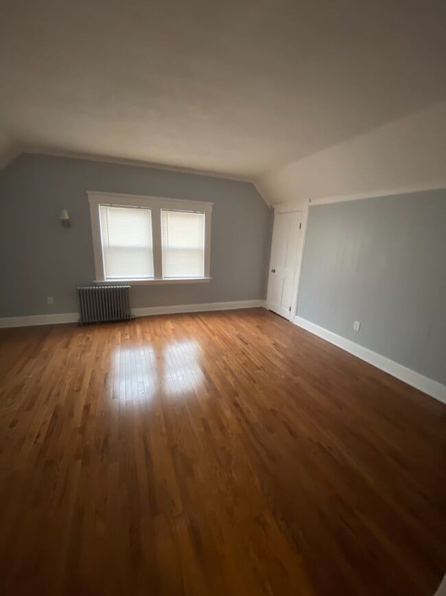 Building Photo - 363 Sherman Ave