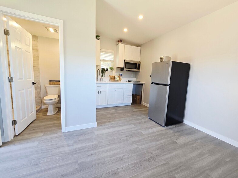 Building Photo - 4229 Panorama Dr