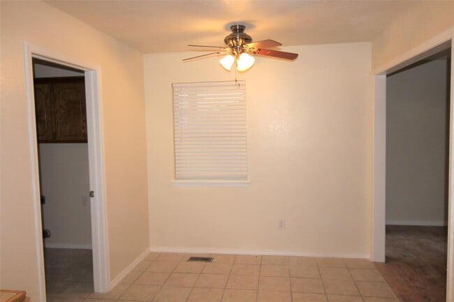 Building Photo - 1707 Jennifer Cir