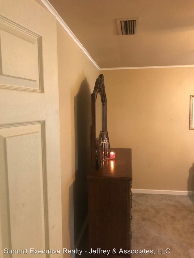 Building Photo - 3 br, 1.5 bath House - 970 Poleman Rd