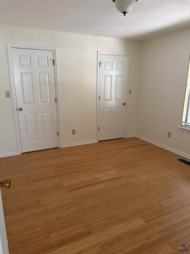 Building Photo - 421 Granada Terrace