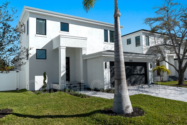 Building Photo - 2355 Bahia Vista St
