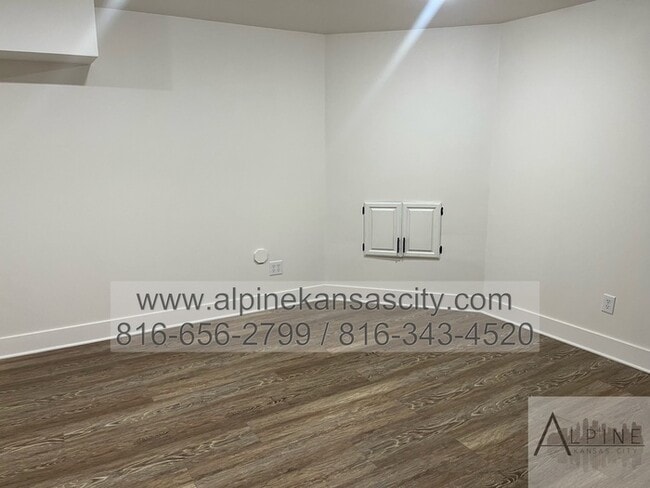 Building Photo - Gorgeous Multi Level Side by Side Split, P...