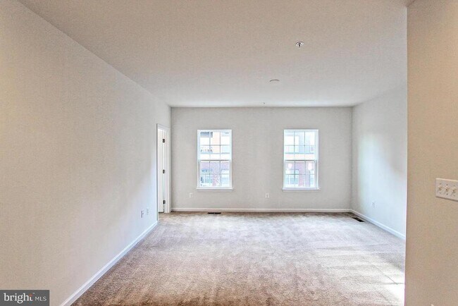 Building Photo - 13652 Endeavour Dr