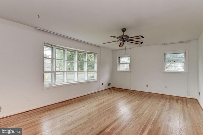 Building Photo - 335 N Madison St