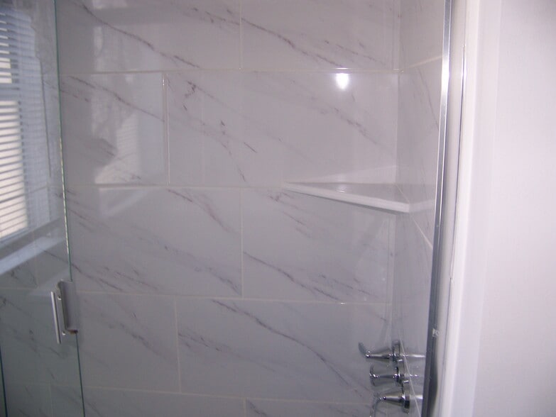 Building Photo - 2500 S Bronson Ave