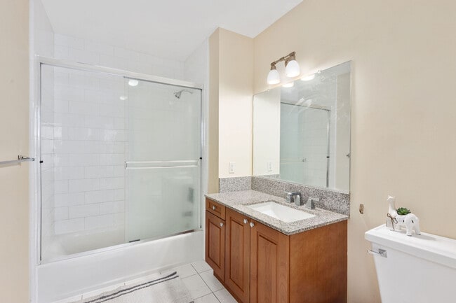 Building Photo - 201 Sansome St