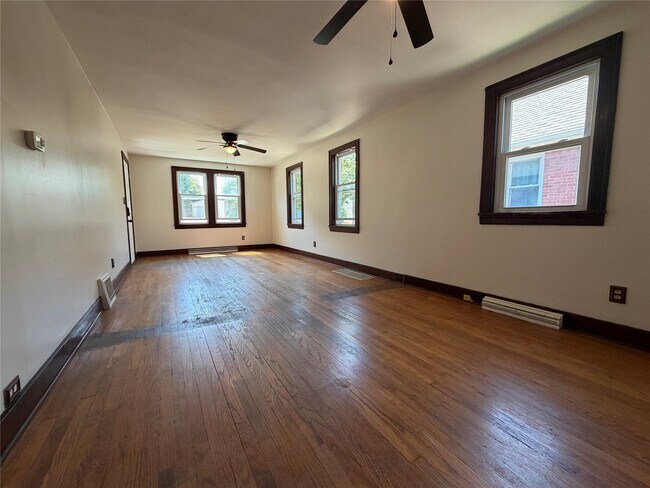 Building Photo - 522 E 33rd St