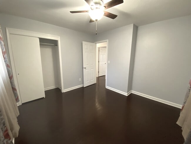 Bed 3 all with new fans & paint - 20 Mesa Rd