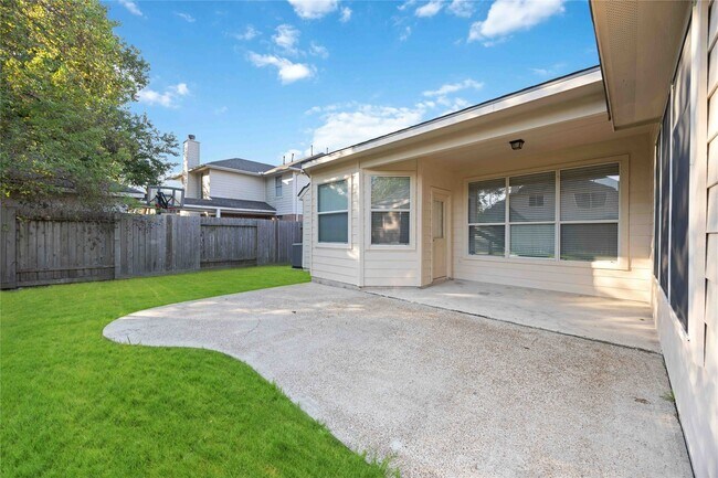 Building Photo - 15018 Summer Knoll Ln