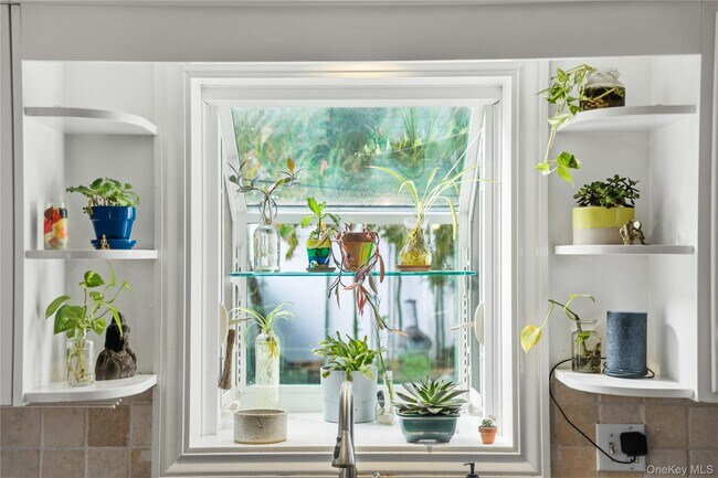 Building Photo - 33 Lydecker St