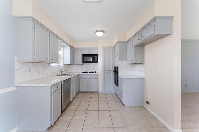 Building Photo - 4907 Fairdale St