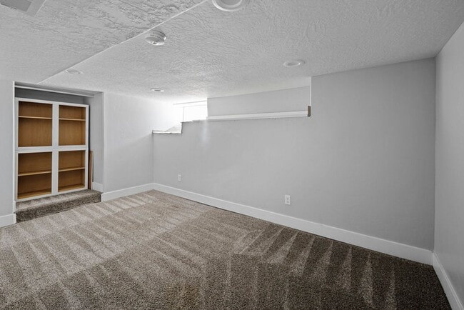 Building Photo - Beautiful Home in Amazing Salt Lake Location!